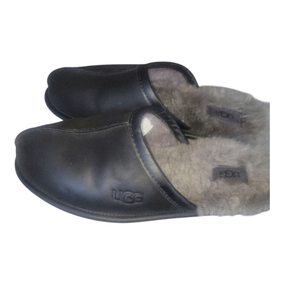 UGG Black Scuff Sheepskin Full Grain Leather Slippers Sz 8 - Picture 8 of 8